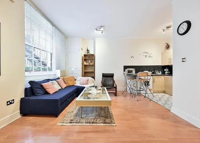 The Perfect Queensway Studio Apartment