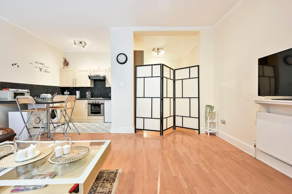 The Perfect Queensway Apartamento Londres