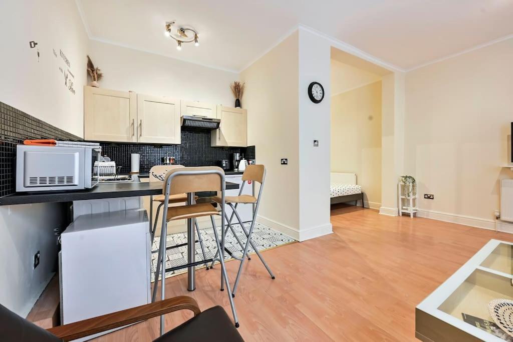 The Perfect Queensway Apartamento