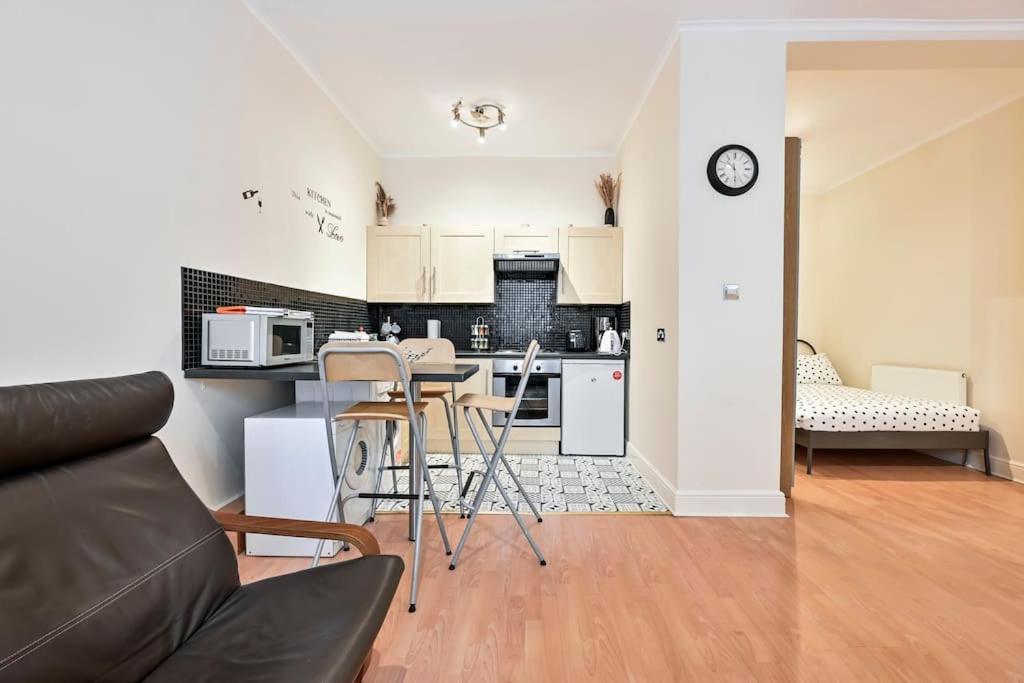 The Perfect Queensway Apartamento Londres
